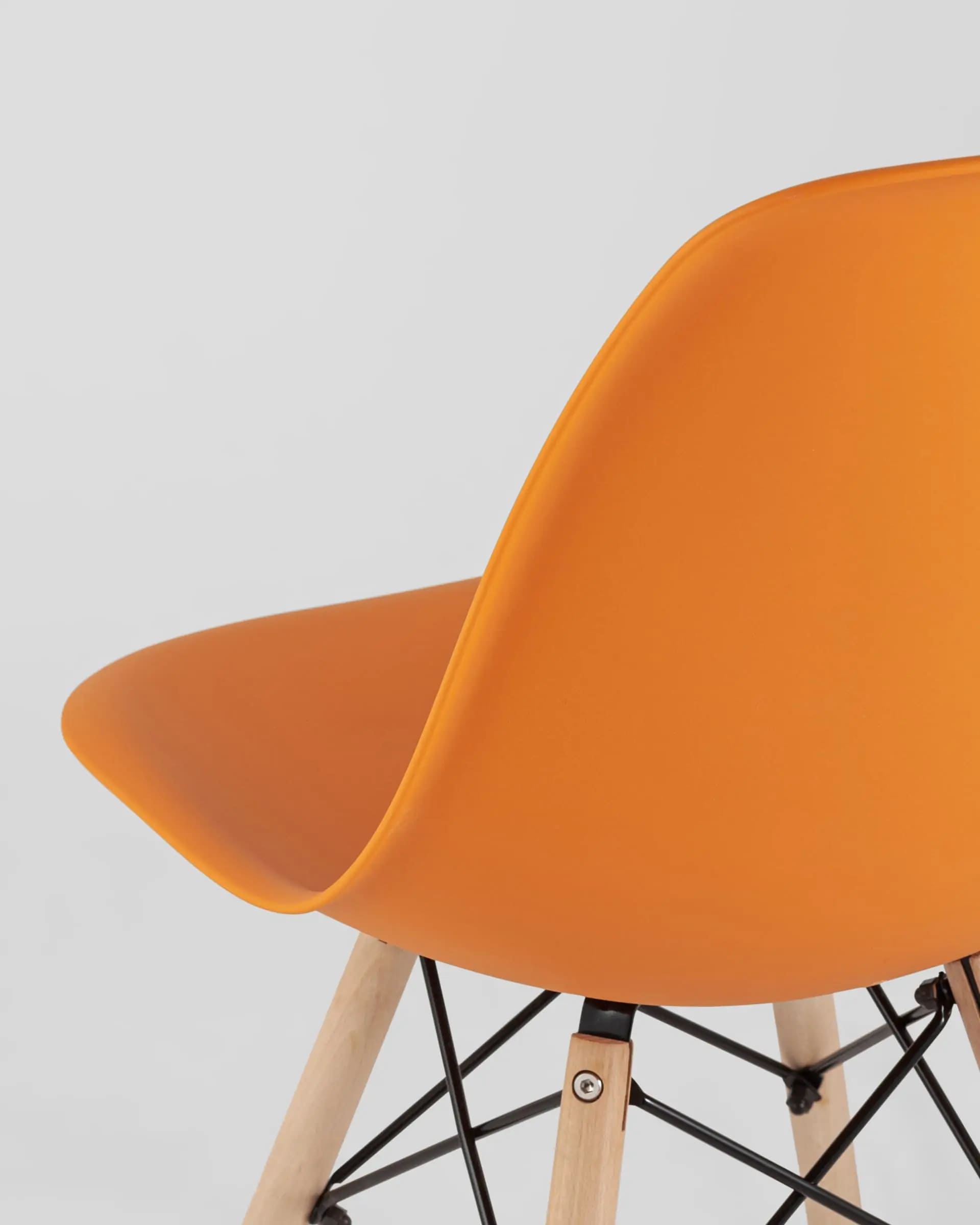 Стул Eames DSW оранжевый