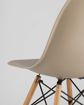 изображение Стул Eames DSW бежевый